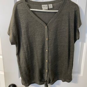 Green tie bottom shirt